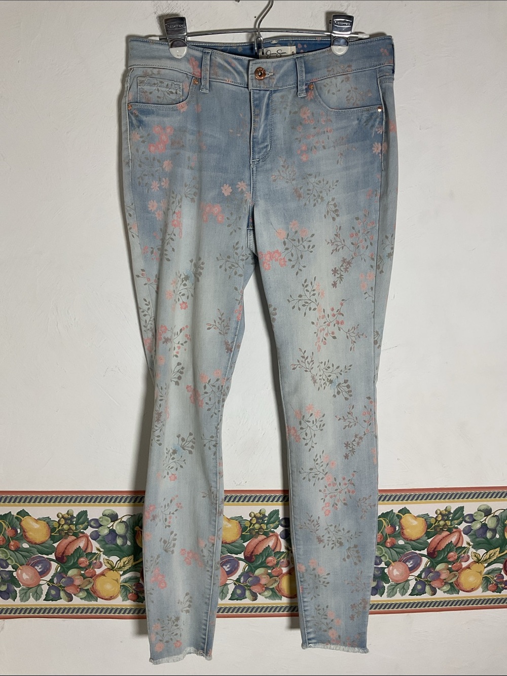 Jessica Simpson Kiss Me Super Skinny Floral Light Wash Jeans Raw Hem Size 29